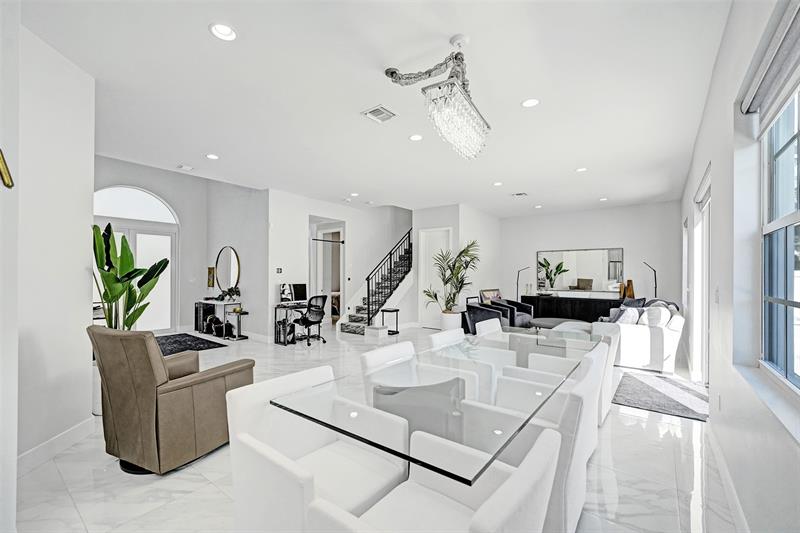 Image 26 of 85 For 3534 Forest View Cr