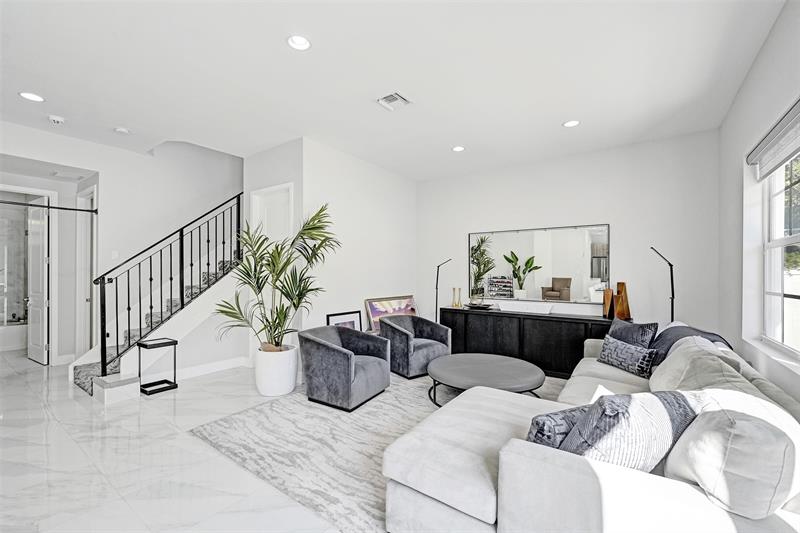 Image 28 of 85 For 3534 Forest View Cr