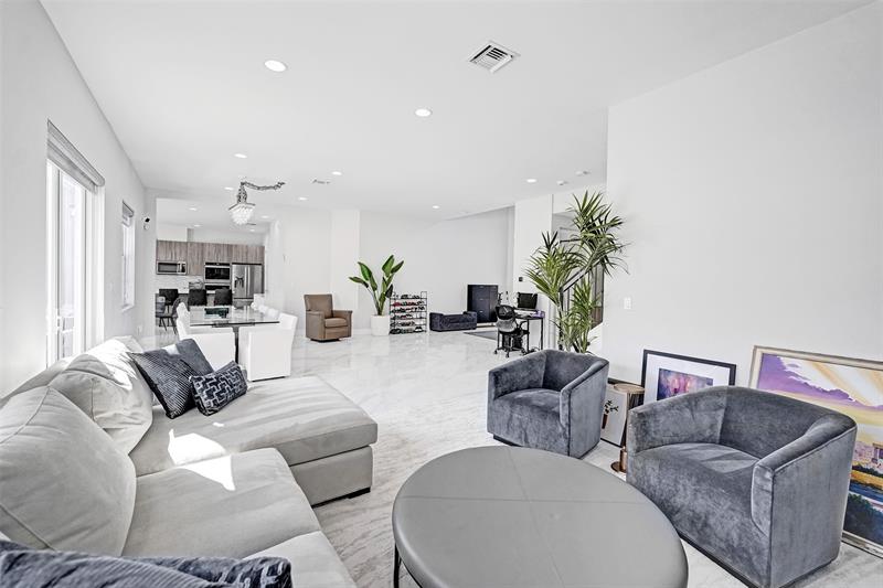 Image 30 of 85 For 3534 Forest View Cr