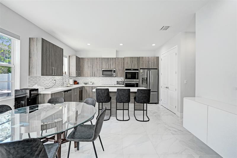 Image 35 of 85 For 3534 Forest View Cr