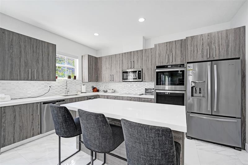 Image 38 of 85 For 3534 Forest View Cr