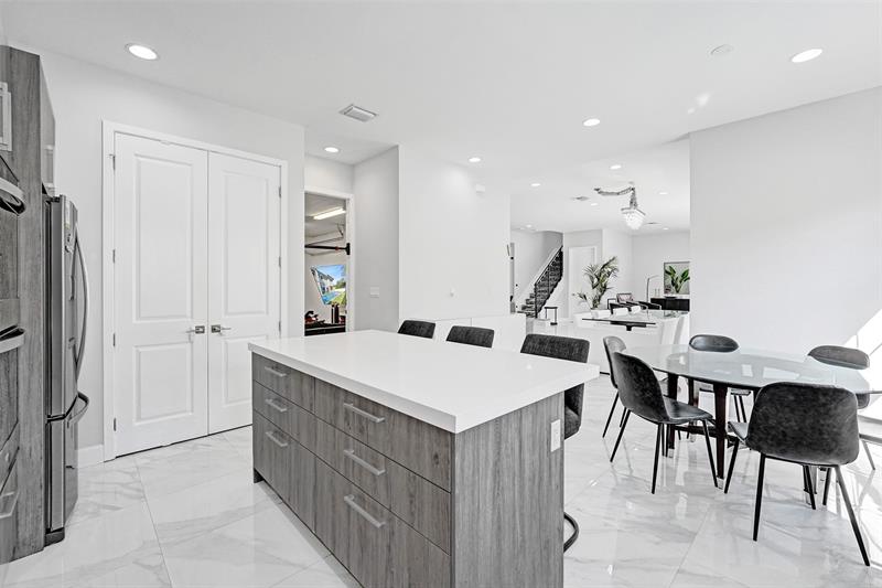 Image 42 of 85 For 3534 Forest View Cr