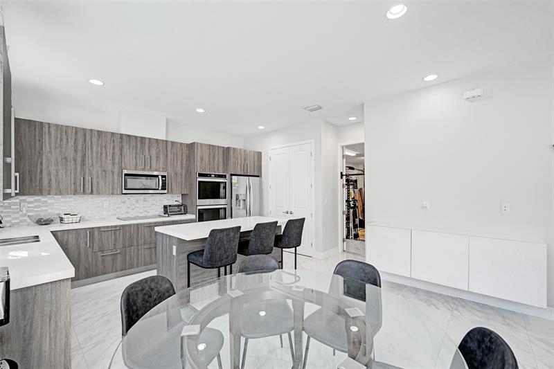 Image 46 of 85 For 3534 Forest View Cr