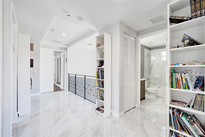 Image 51 of 85 For 3534 Forest View Cr