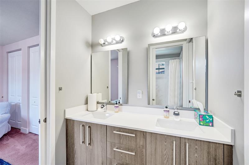 Image 63 of 85 For 3534 Forest View Cr