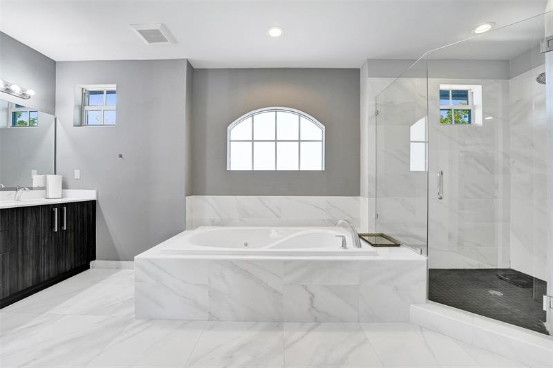 Image 76 of 85 For 3534 Forest View Cr