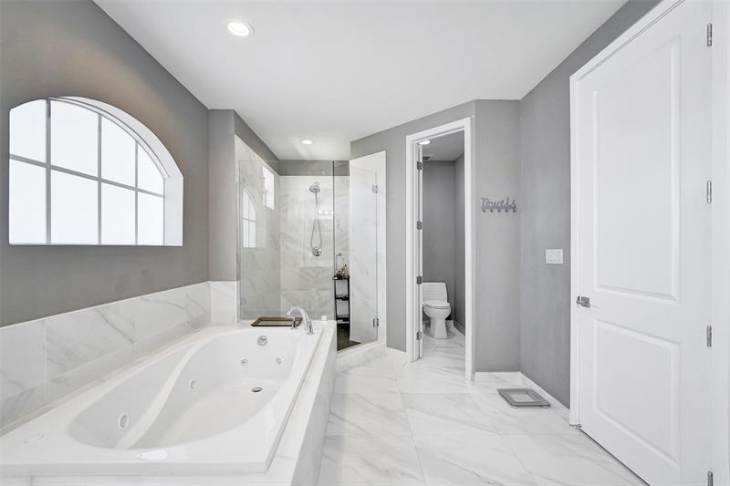 Image 78 of 85 For 3534 Forest View Cr