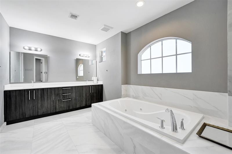 Image 79 of 85 For 3534 Forest View Cr