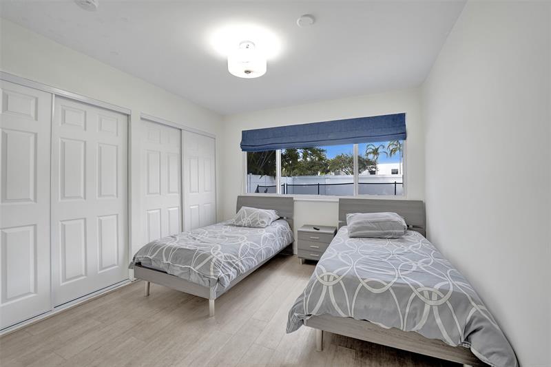 Image 11 of 24 For 4001 41st Ct