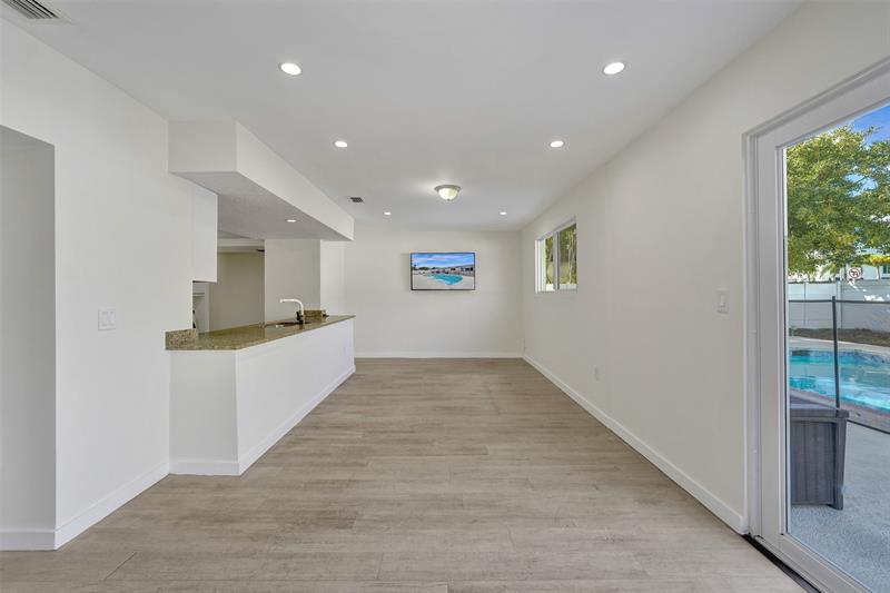 Image 12 of 24 For 4001 41st Ct