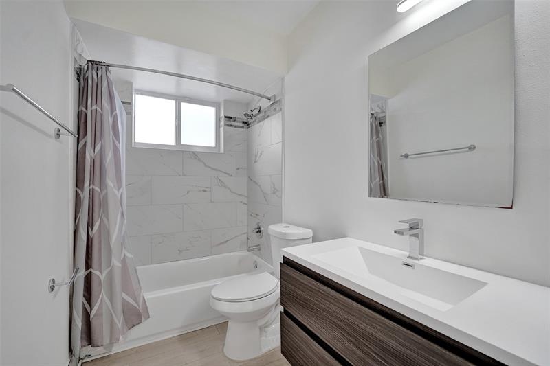 Image 18 of 24 For 4001 41st Ct