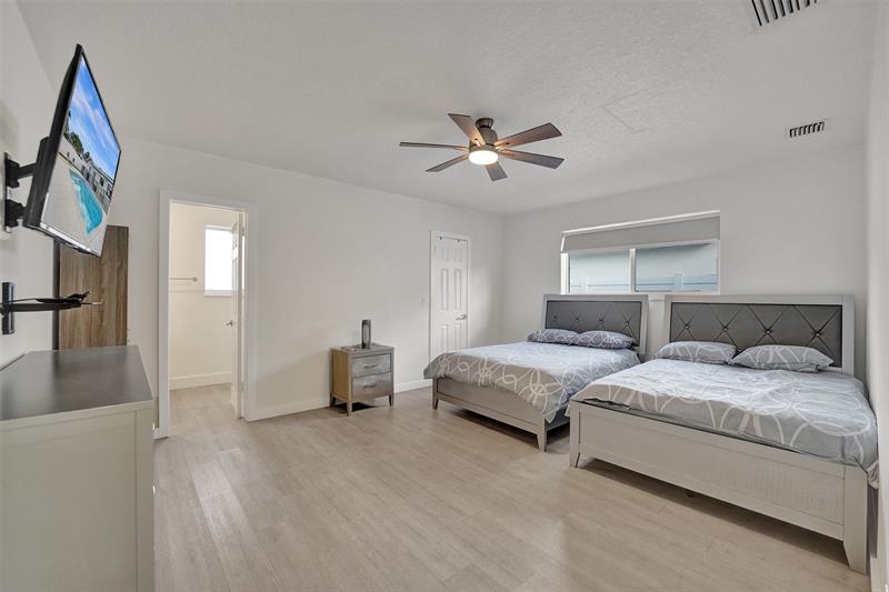 Image 19 of 24 For 4001 41st Ct