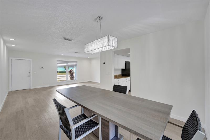 Image 4 of 24 For 4001 41st Ct