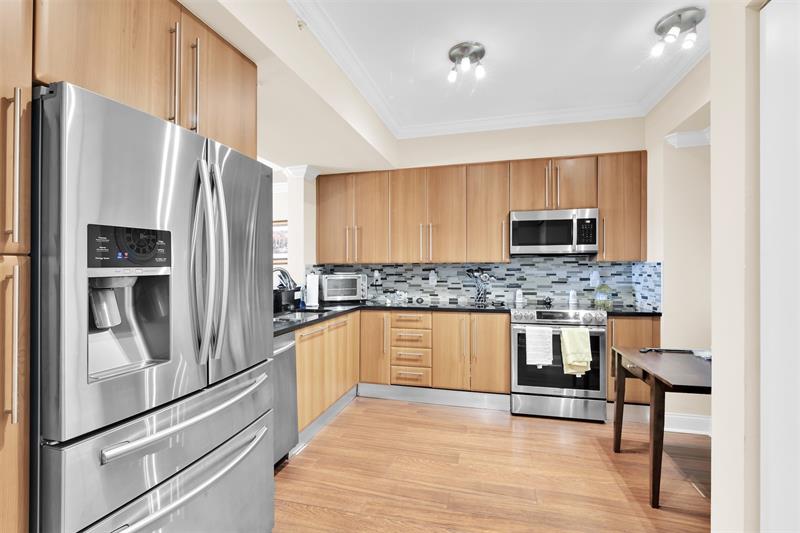 Image 10 of 46 For 191 Ocean Dr  511