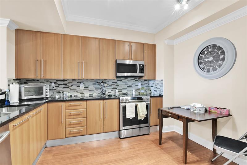 Image 11 of 46 For 191 Ocean Dr  511