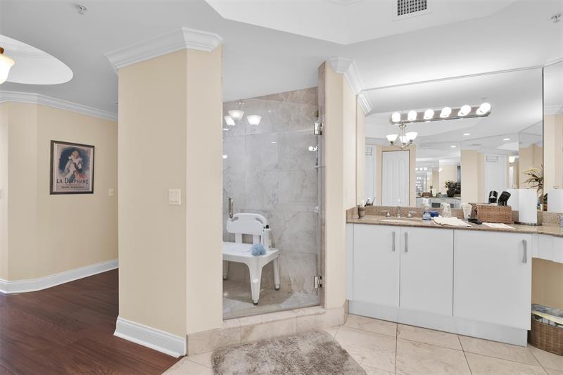 Image 23 of 46 For 191 Ocean Dr  511