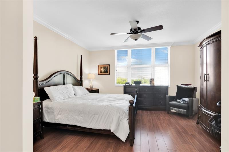 Image 26 of 46 For 191 Ocean Dr  511