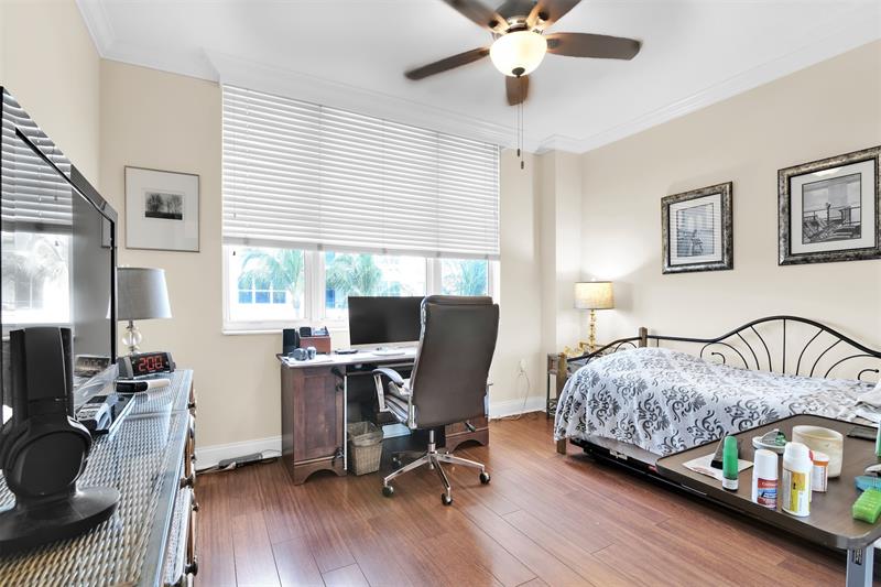 Image 27 of 46 For 191 Ocean Dr  511