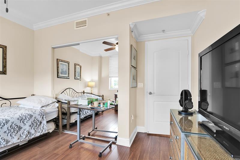 Image 30 of 46 For 191 Ocean Dr  511