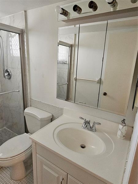 Image 16 of 44 For 777 2nd Ave  B309