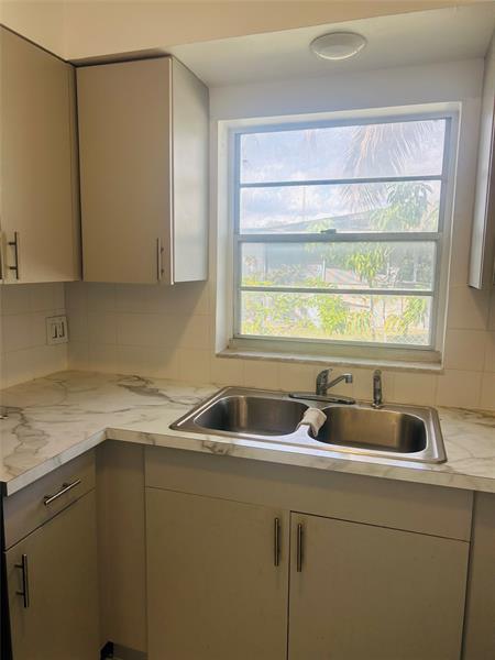 Image 7 of 14 For 1471 20th St