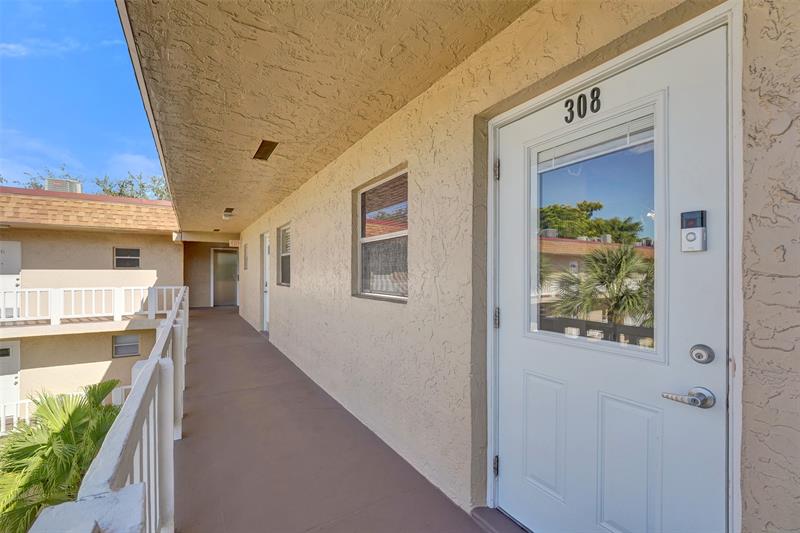 Image 20 of 30 For 608 Natura Blvd  308