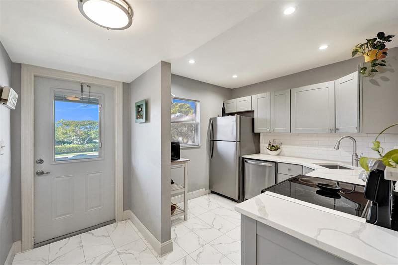 Image 4 of 30 For 608 Natura Blvd  308