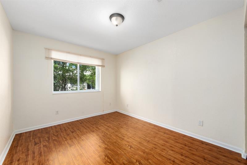 Image 22 of 30 For 8496 40th St