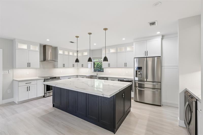 Image 10 of 34 For 1660 32nd Ct