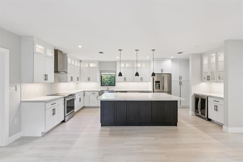 Image 11 of 34 For 1660 32nd Ct