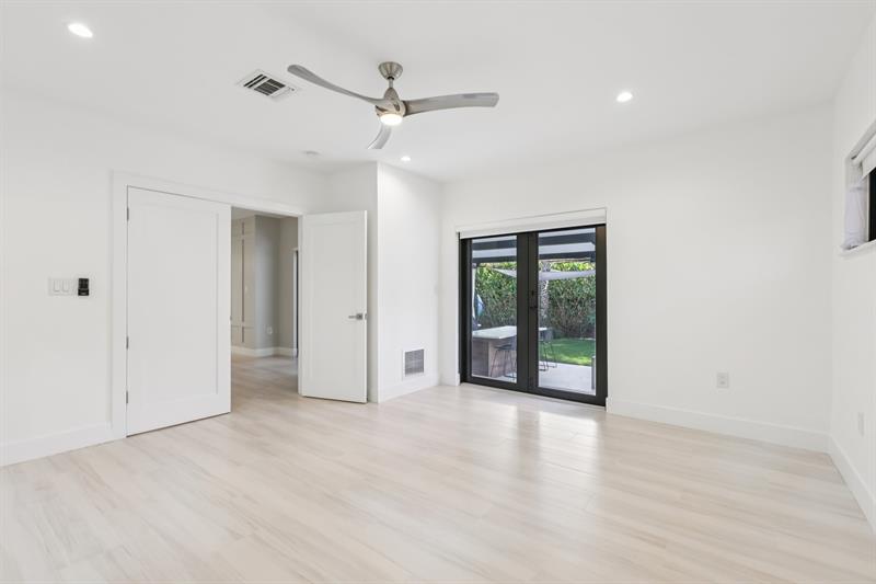 Image 17 of 34 For 1660 32nd Ct