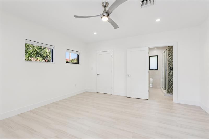 Image 21 of 34 For 1660 32nd Ct