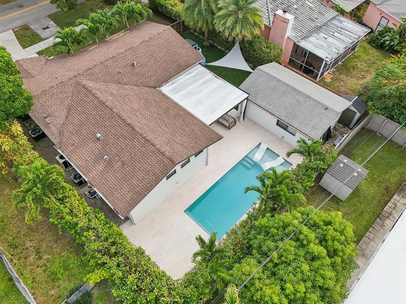 Image 6 of 34 For 1660 32nd Ct