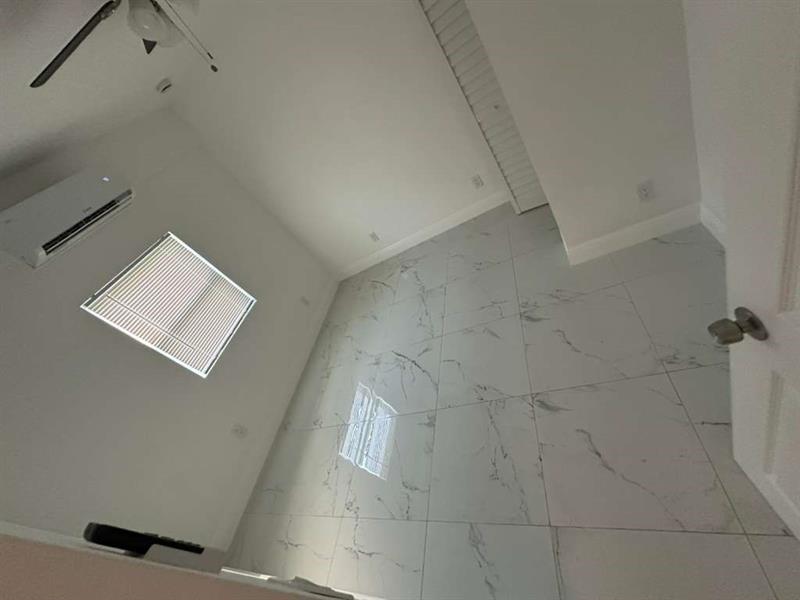 Image 22 of 40 For 8550 Taft St