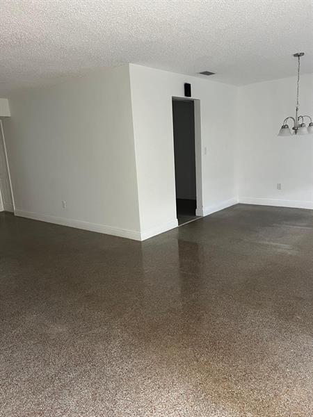 Image 28 of 40 For 8550 Taft St