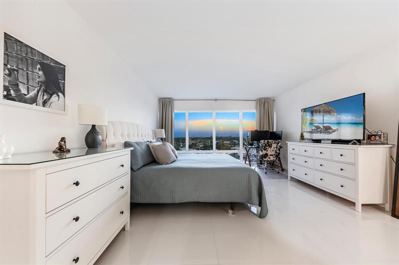 Image 11 of 43 For 801 Federal Hwy  906