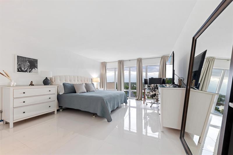 Image 12 of 43 For 801 Federal Hwy  906