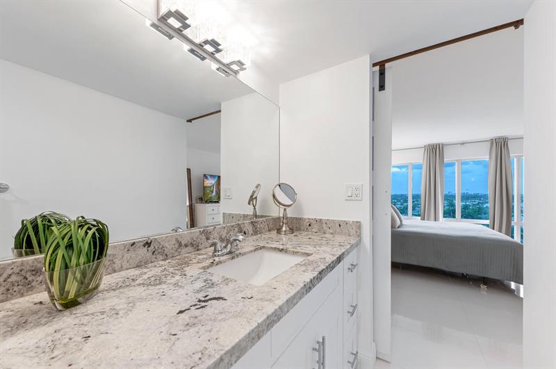 Image 14 of 43 For 801 Federal Hwy  906