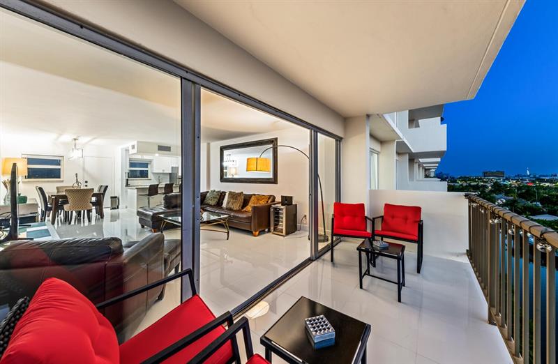 Image 25 of 43 For 801 Federal Hwy  906