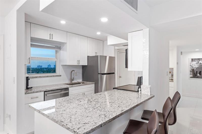 Image 4 of 43 For 801 Federal Hwy  906