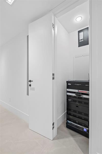 Image 30 of 41 For 160 Isle Of Venice Dr  302