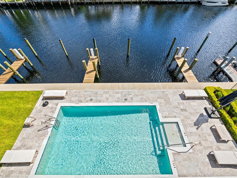 Image 33 of 41 For 160 Isle Of Venice Dr  302