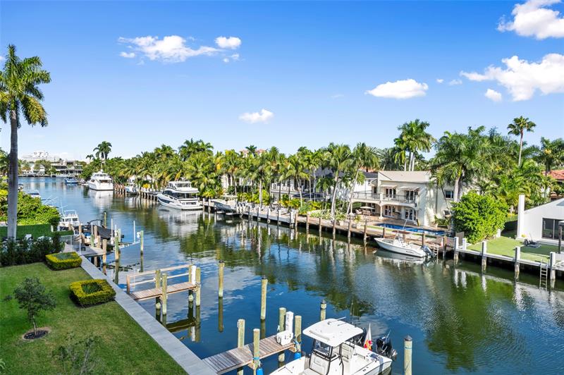 Image 4 of 41 For 160 Isle Of Venice Dr  302