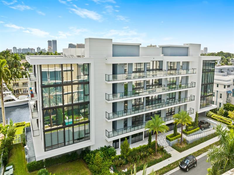 Image 40 of 41 For 160 Isle Of Venice Dr  302