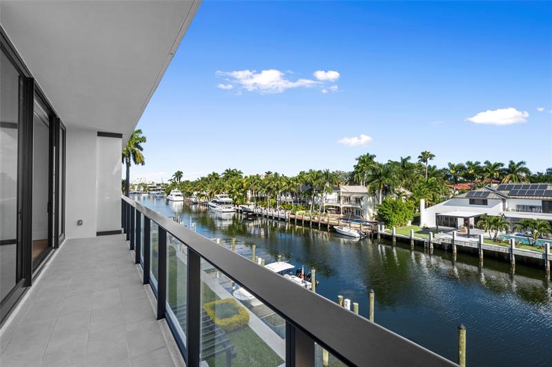 Image 5 of 41 For 160 Isle Of Venice Dr  302