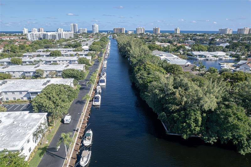 Image 30 of 35 For 6299 Bay Club Dr  4