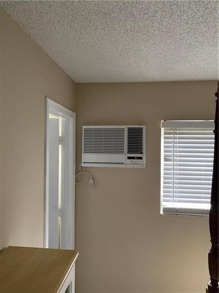 Image 7 of 14 For 5156 6th Ave  201