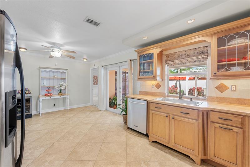 Image 12 of 57 For 5284 18th Terrace