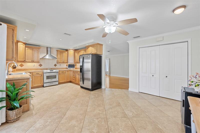 Image 14 of 57 For 5284 18th Terrace