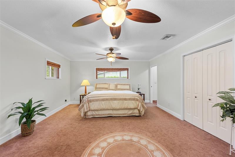 Image 18 of 57 For 5284 18th Terrace